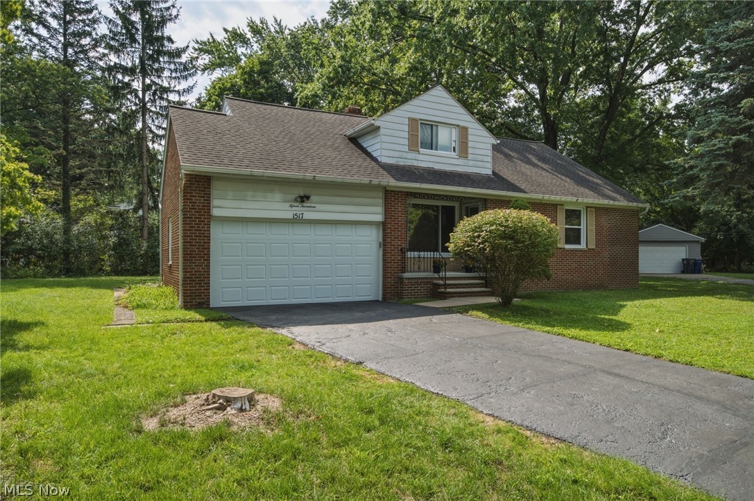 1517 Parkhill Road Cleveland Heights OH 44121