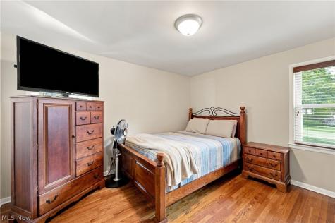 1517 Parkhill Road Cleveland Heights OH 44121