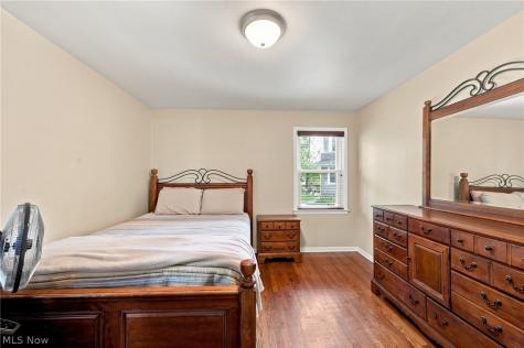 1517 Parkhill Road Cleveland Heights OH 44121