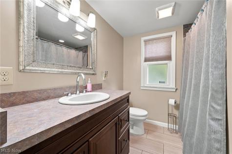 1517 Parkhill Road Cleveland Heights OH 44121