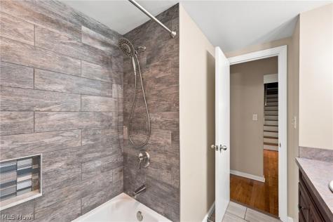 1517 Parkhill Road Cleveland Heights OH 44121