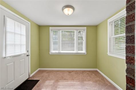 1517 Parkhill Road Cleveland Heights OH 44121