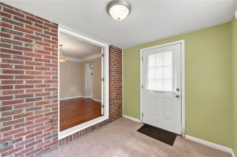 1517 Parkhill Road Cleveland Heights OH 44121