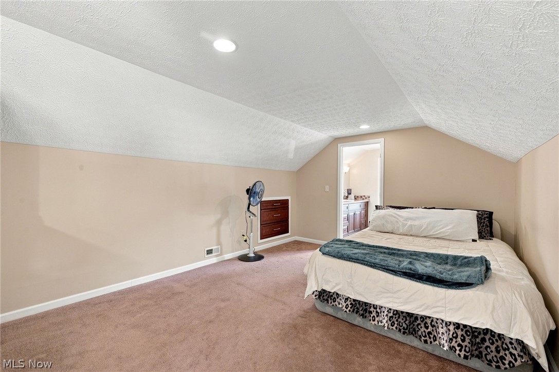 1517 Parkhill Road Cleveland Heights OH 44121
