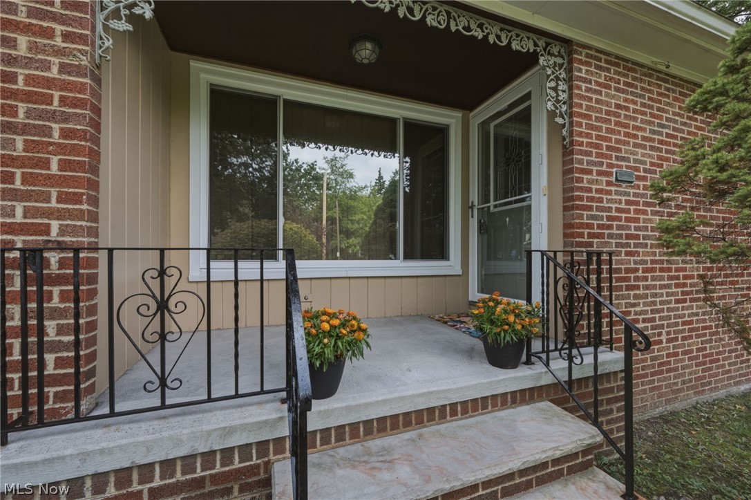 1517 Parkhill Road Cleveland Heights OH 44121