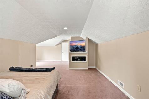 1517 Parkhill Road Cleveland Heights OH 44121