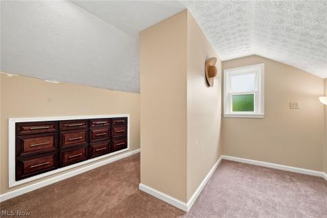 1517 Parkhill Road Cleveland Heights OH 44121
