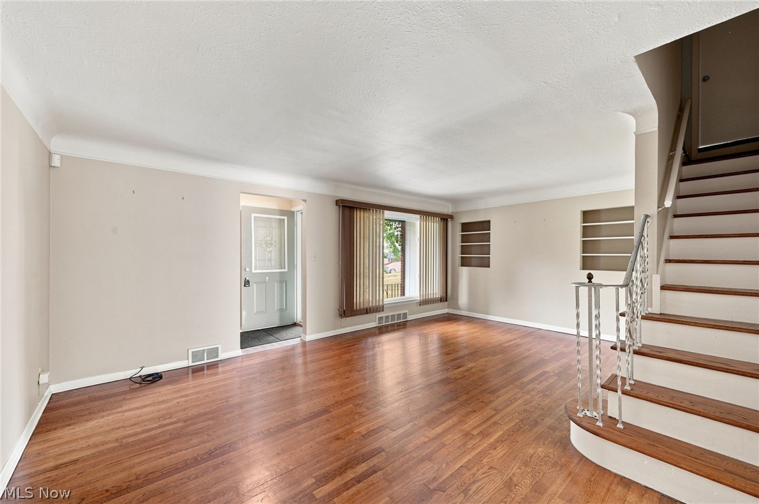 1517 Parkhill Road Cleveland Heights OH 44121