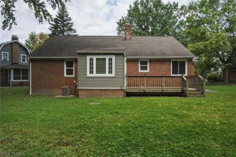 1517 Parkhill Road Cleveland Heights OH 44121