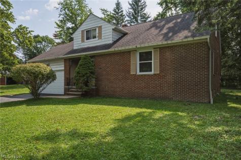 1517 Parkhill Road Cleveland Heights OH 44121