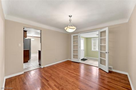 1517 Parkhill Road Cleveland Heights OH 44121
