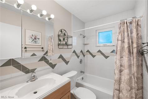 1019 Elmwood Drive Willoughby OH 44094