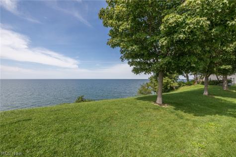 1019 Elmwood Drive Willoughby OH 44094