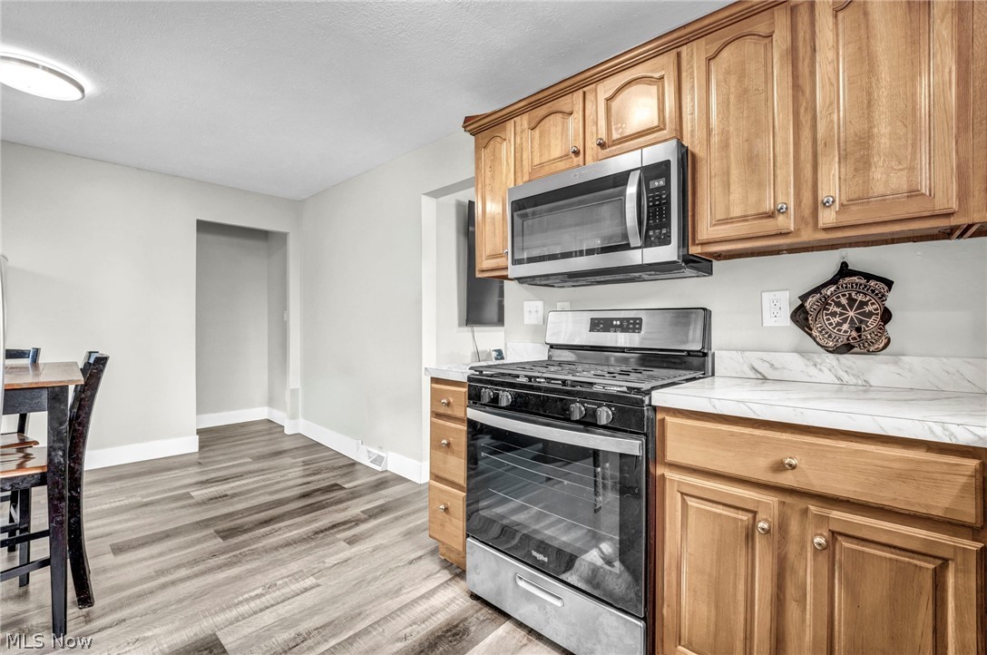 1925 Robindale Street Wickliffe OH 44092