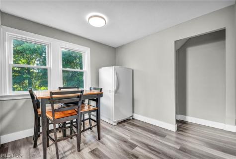 1925 Robindale Street Wickliffe OH 44092
