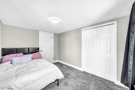 1925 Robindale Street Wickliffe OH 44092