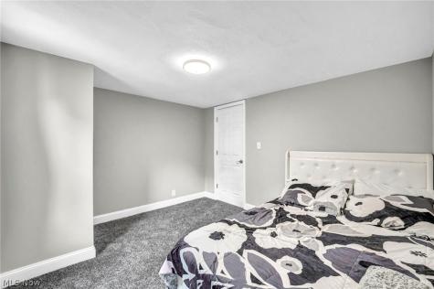1925 Robindale Street Wickliffe OH 44092