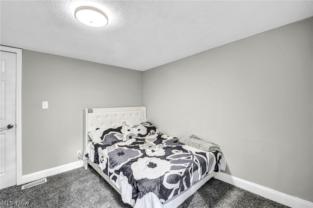 1925 Robindale Street Wickliffe OH 44092