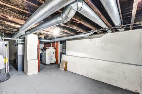 1925 Robindale Street Wickliffe OH 44092