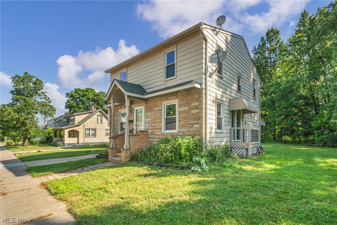 1925 Robindale Street Wickliffe OH 44092