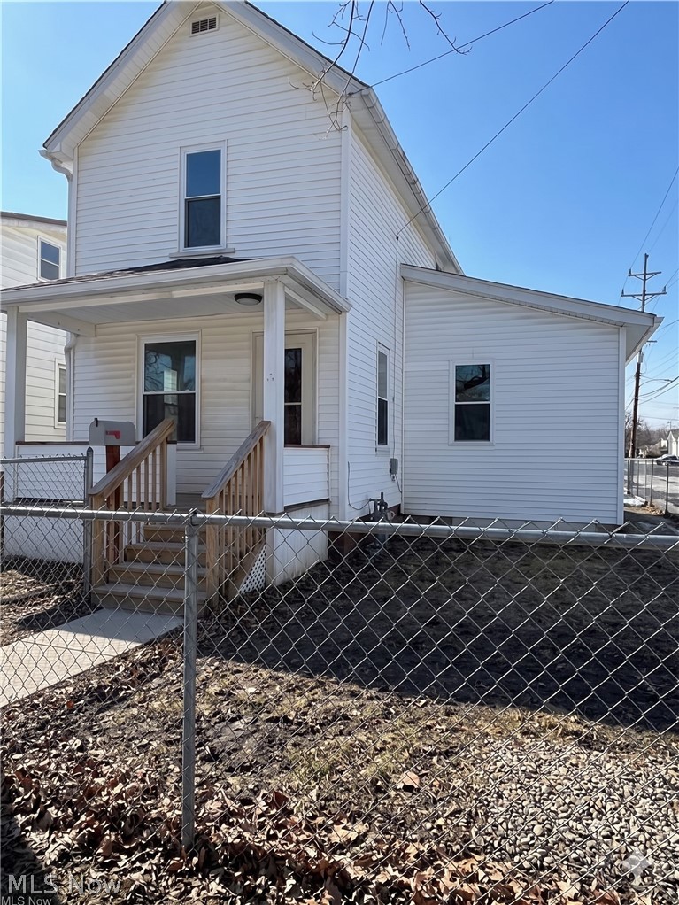 208 S 15th Street Sebring OH 44672
