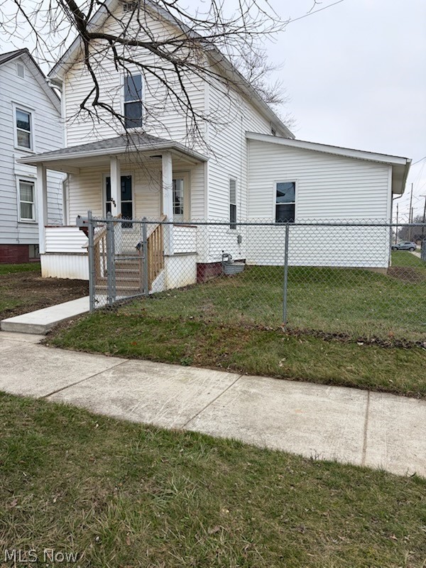 208 S 15th Street Sebring OH 44672