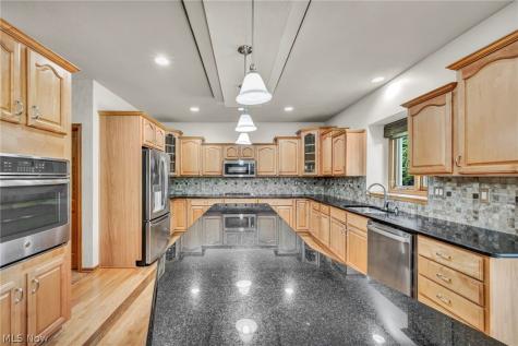 7397 Cherry Hill Lane Broadview Heights OH 44147