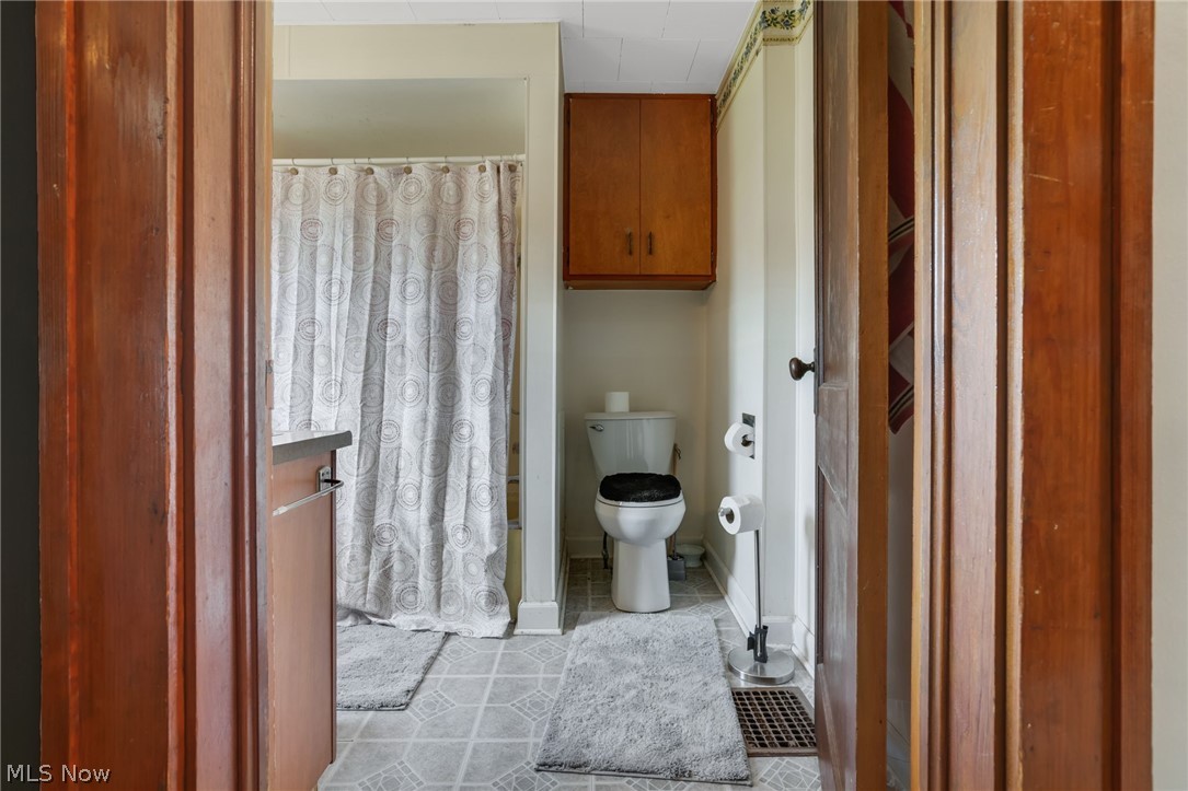 1206 Stewart Avenue Cambridge OH 43725