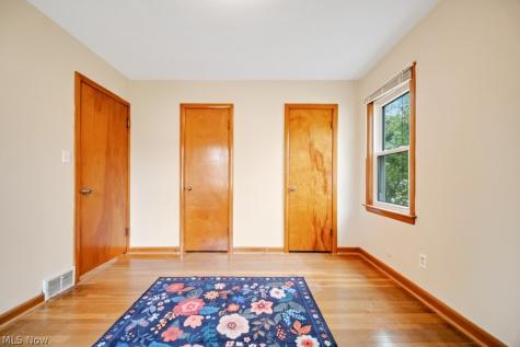 9158 Snow Road Parma OH 44130