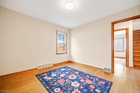 9158 Snow Road Parma OH 44130