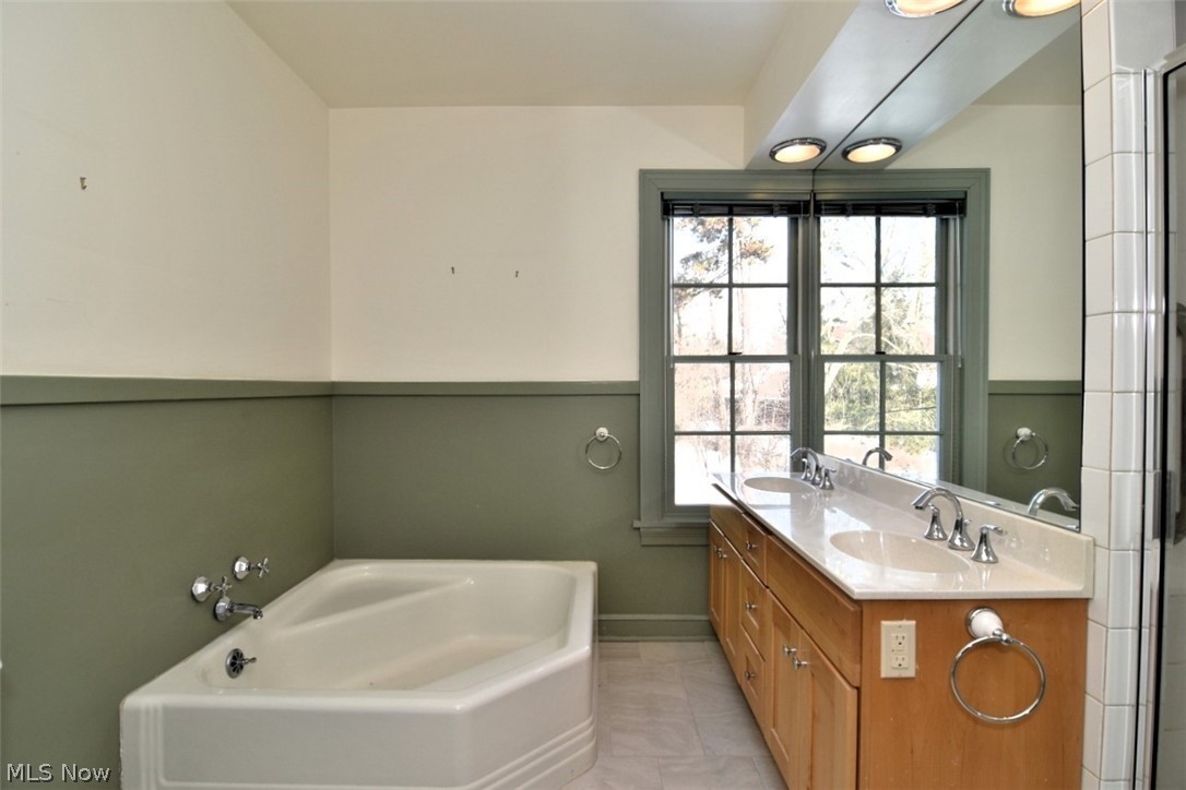 2737 Berkshire Road Cleveland Heights OH 44106