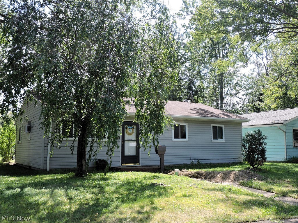 573 Delaware Avenue Elyria OH 44035