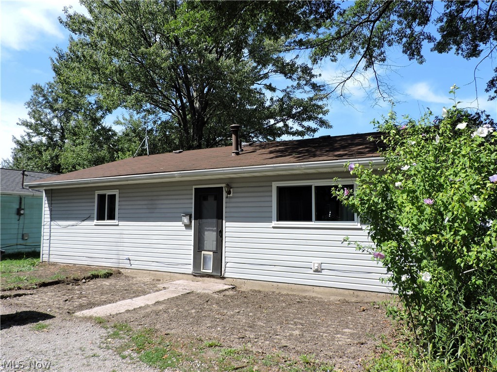 573 Delaware Avenue Elyria OH 44035