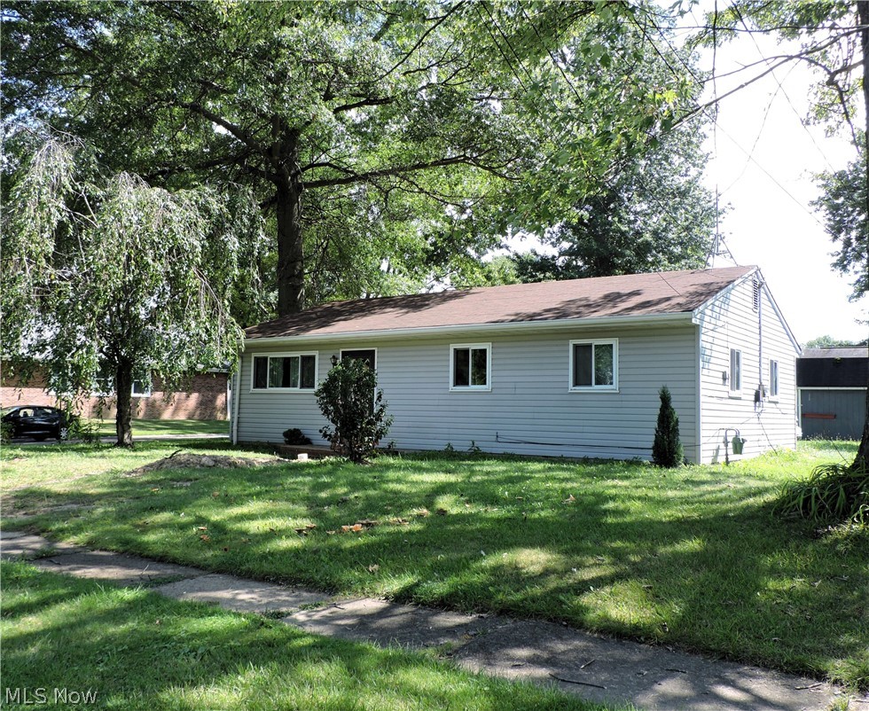573 Delaware Avenue Elyria OH 44035