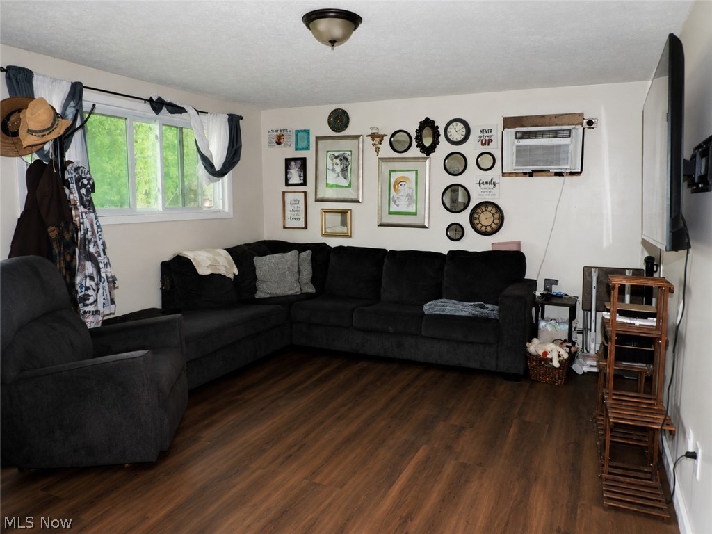 573 Delaware Avenue Elyria OH 44035