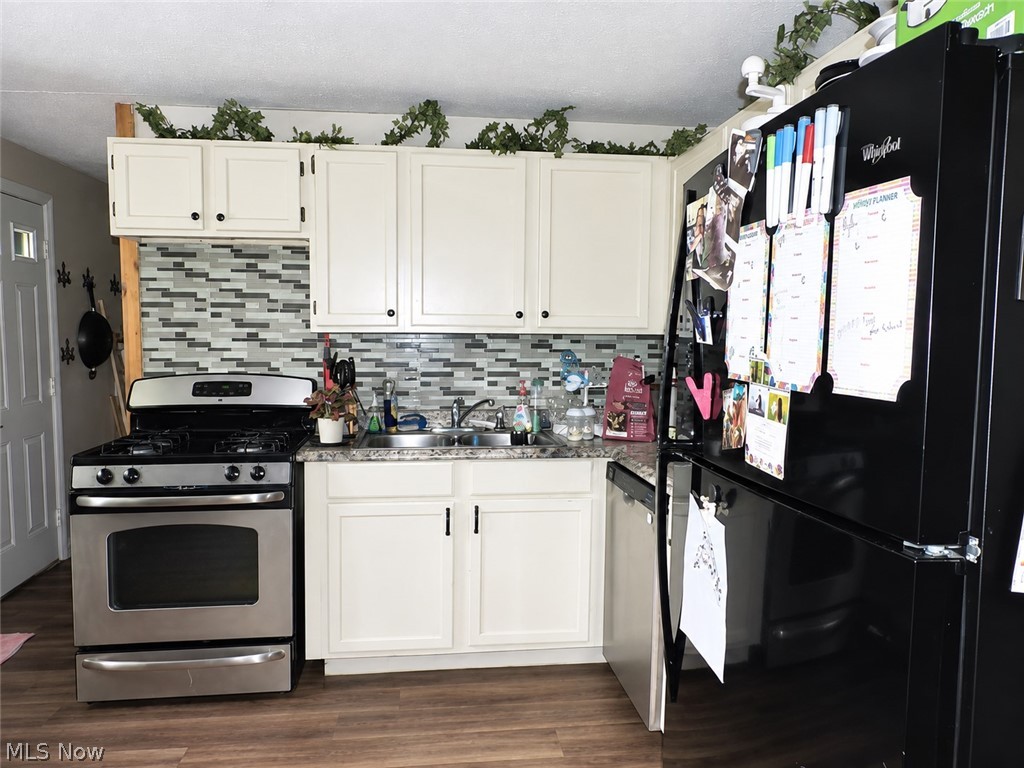 573 Delaware Avenue Elyria OH 44035