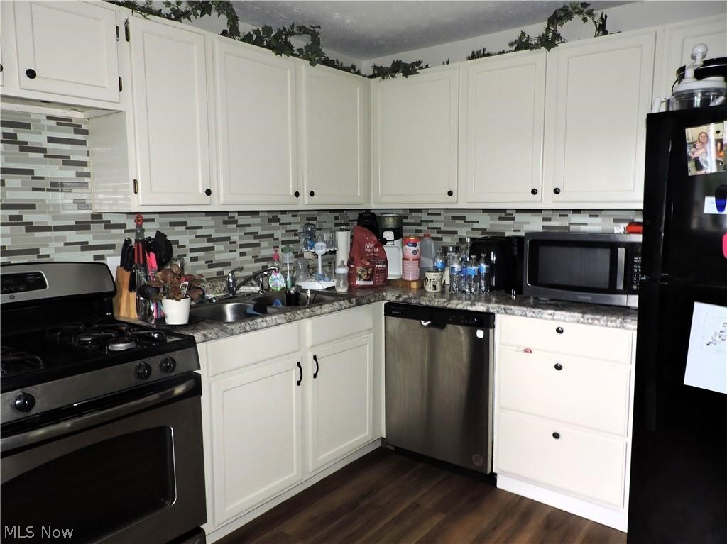 573 Delaware Avenue Elyria OH 44035
