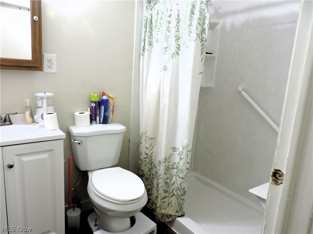 573 Delaware Avenue Elyria OH 44035