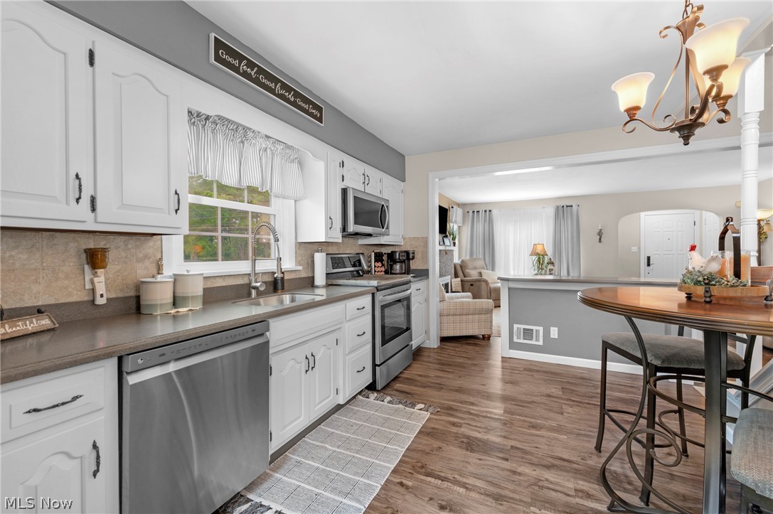 984 Cleveland Avenue Amherst OH 44001