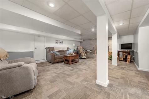 984 Cleveland Avenue Amherst OH 44001