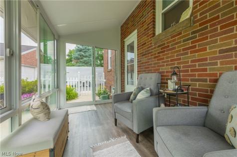 984 Cleveland Avenue Amherst OH 44001