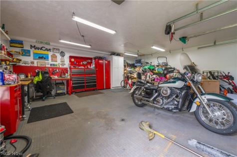 984 Cleveland Avenue Amherst OH 44001