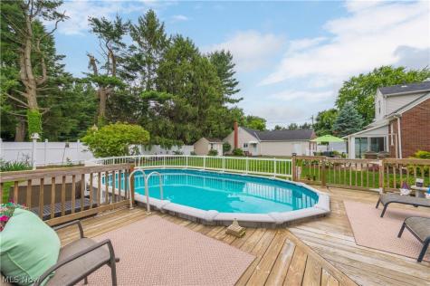 984 Cleveland Avenue Amherst OH 44001