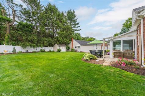 984 Cleveland Avenue Amherst OH 44001