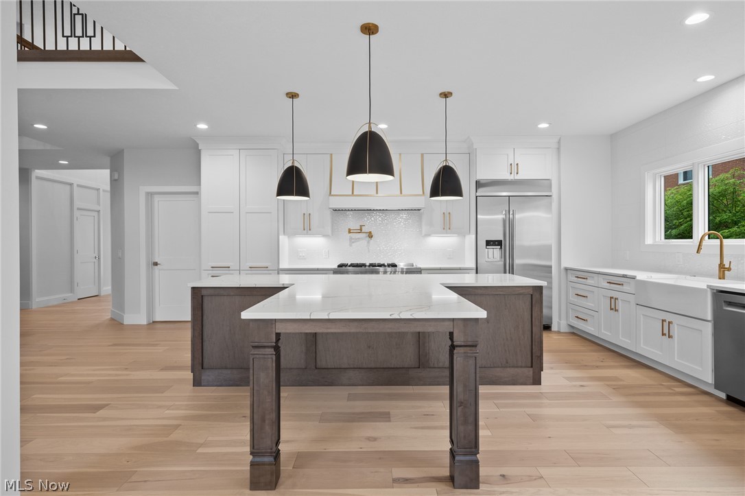 26117 N Woodland Road Beachwood OH 44122