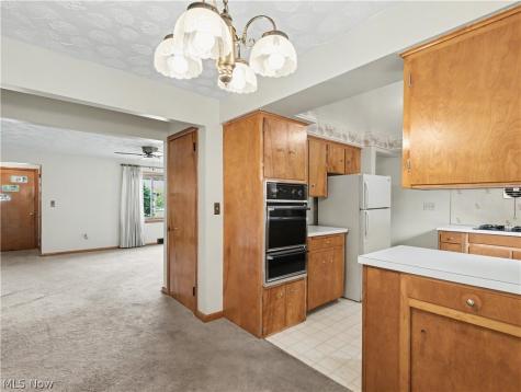 186 E Woodsdale Avenue Akron OH 44301