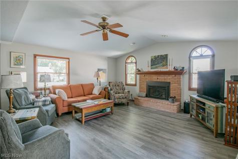 2152 Hoch Drive Cuyahoga Falls OH 44221