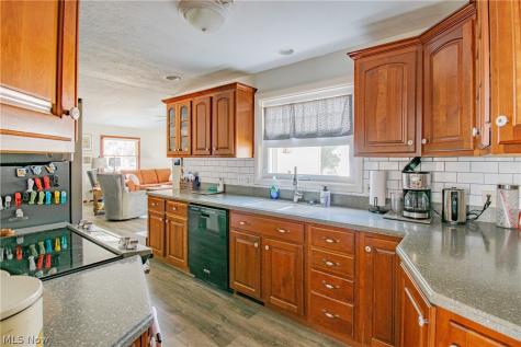 2152 Hoch Drive Cuyahoga Falls OH 44221