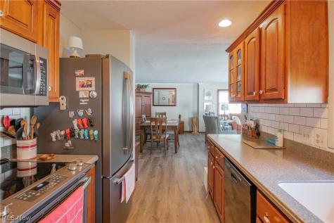 2152 Hoch Drive Cuyahoga Falls OH 44221