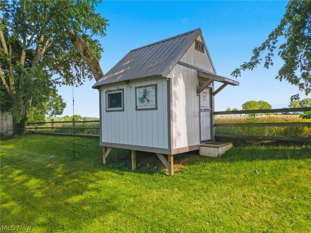 183 E Center Street Smithville OH 44677